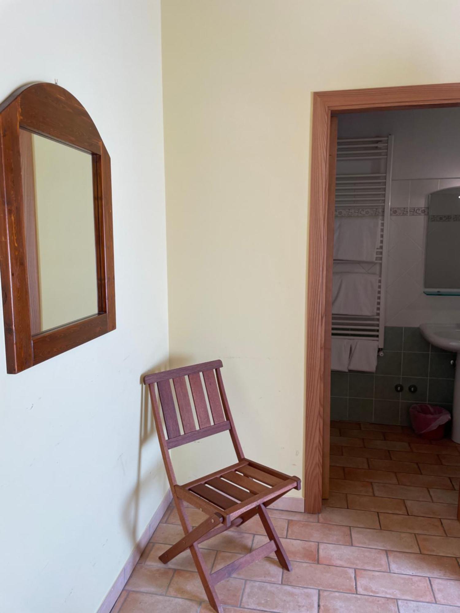 Taverna Dei Guelfi 西尼加利亚 外观 照片
